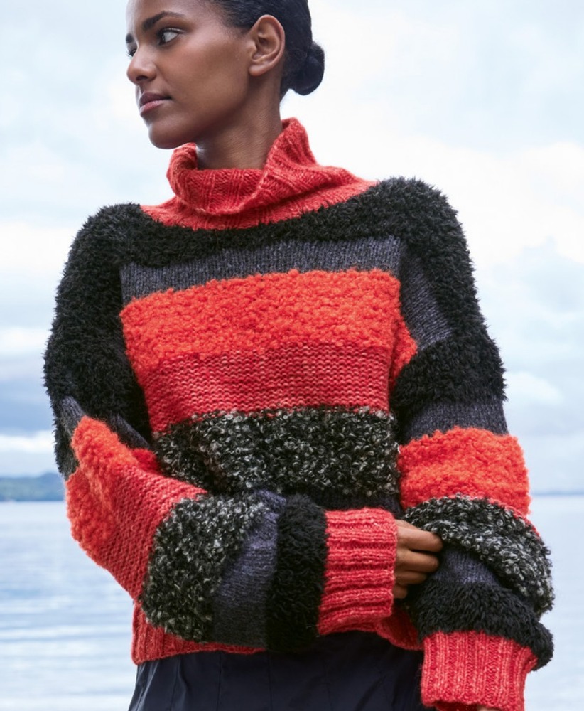 Pullover Modell 41 mit mehrfarbigem Streifenmuster
